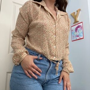 Adorable floral Brandy blouse!